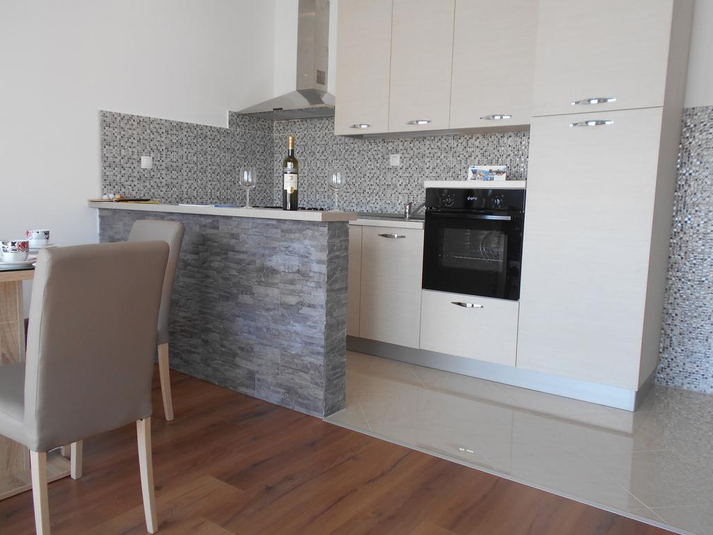 Apartment Cherry Kaštela Exteriör bild