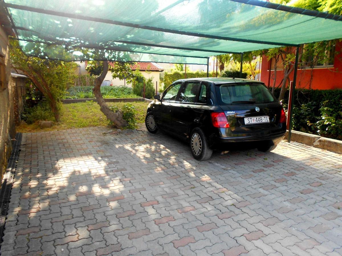 Apartment Cherry Kaštela Exteriör bild