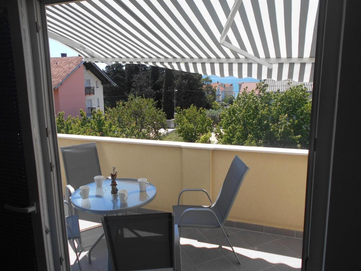 Apartment Cherry Kaštela Exteriör bild